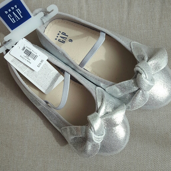 cute silver Baby Gap shoes - Picture 5 of 5